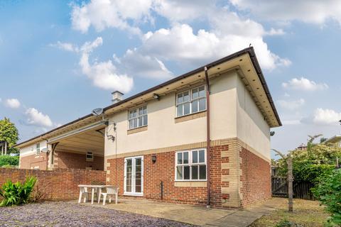 Redhouse Lane, Chapel Allerton... 2 bed link detached house for sale