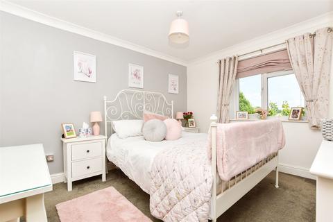 Browns Lane, Uckfield, East Sussex 3 bed semi