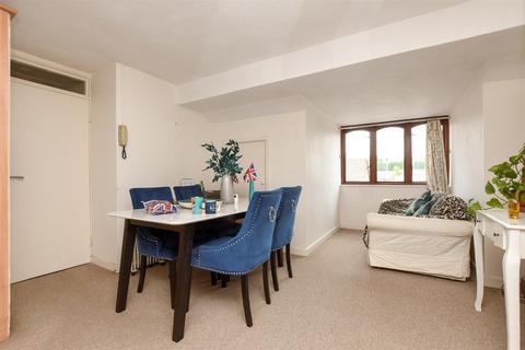 Howard House, Reigate RH2 1 bed apartment for sale