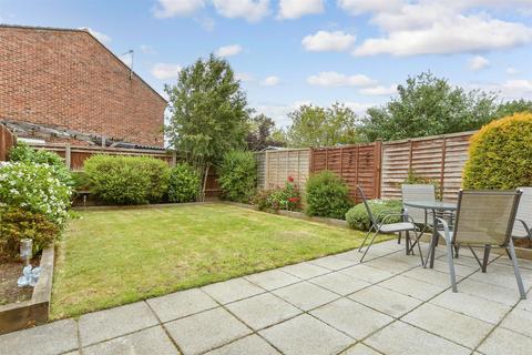 Fallowfield Way, Horley RH6 2 bed end of terrace house for sale