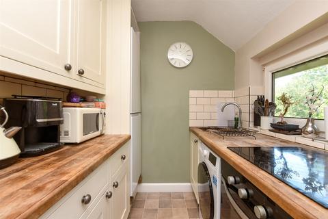 Rossenhallas, Redhill RH1 1 bed apartment for sale