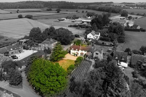 Mulberry Cottage, 50 Pensham... 4 bed cottage for sale