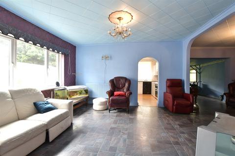 Roseacre Road, Welling, Kent 2 bed semi