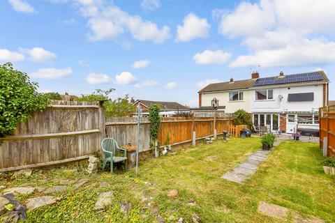 Springett Way, Coxheath, Maidstone, Kent 3 bed semi