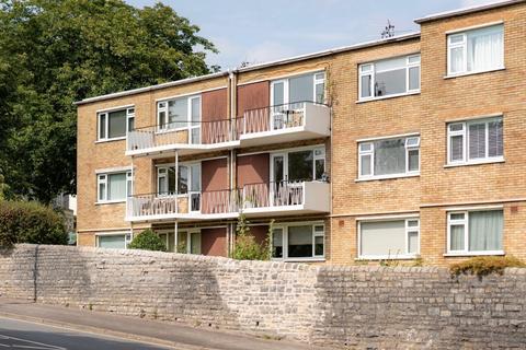 Beach Road, Penarth 2 bed flat for sale