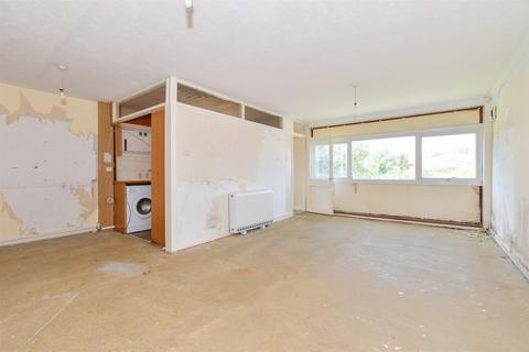 Brighton Road, Southgate, Crawley... 2 bed flat for sale