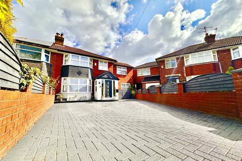 Helston Grove, Heald Green SK8 4 bed semi