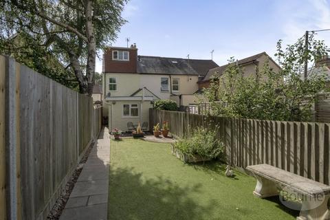 Frimley Road, Ash Vale GU12 3 bed end of terrace house for sale