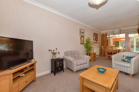 Quested Way, Harrietsham, Maidstone... 3 bed semi