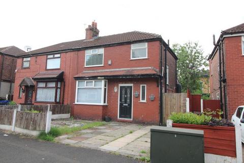 Oakfield Avenue, Droylsden... 3 bed semi
