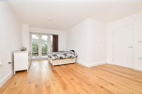 Russell Hill, West Purley, Surrey 1 bed flat for sale