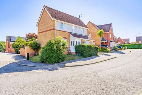 Leonard Drive, Lowestoft 3 bed detached house for sale
