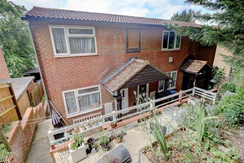 Westfield Walk, Buckinghamshire HP12 1 bed terraced house for sale