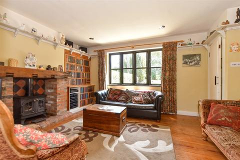London Road, Abridge RM4 4 bed semi