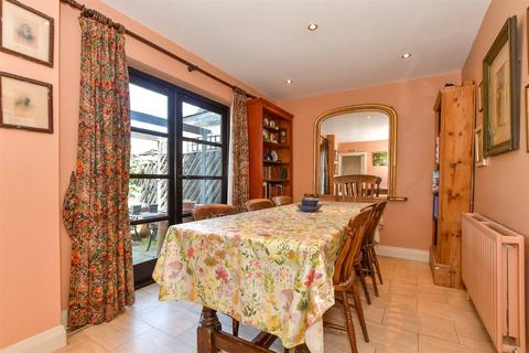 London Road, Abridge RM4 4 bed semi