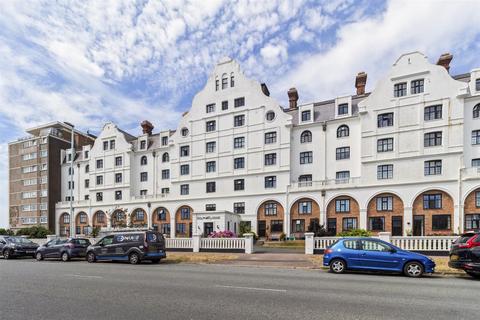 Grand Avenue, Worthing 1 bed flat for sale