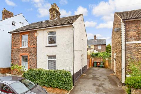 Springfield Road, Southborough... 2 bed semi