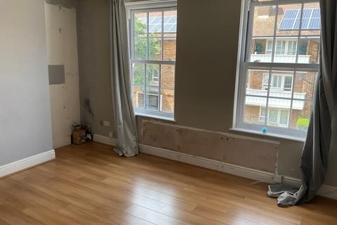 Norfolk Street, Southsea, Hampshire 2 bed maisonette for sale