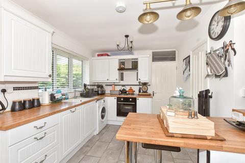 School Lane, Canterbury CT3 2 bed detached bungalow for sale