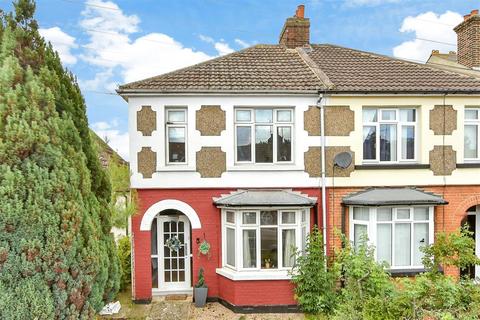 Woodlands Road, Gillingham, Kent 3 bed semi