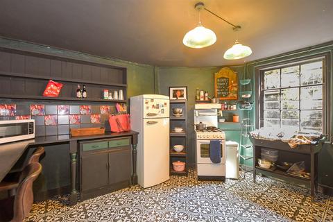 Cecil Street, Margate, Kent 5 bed terraced house for sale