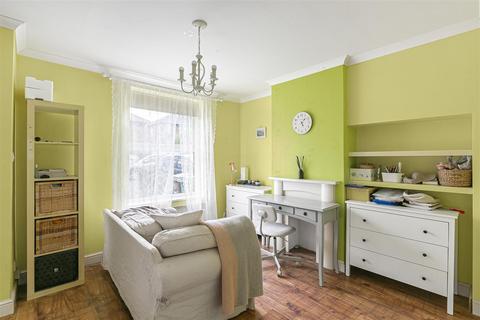 Whitland Road, Carshalton 2 bed terraced house for sale