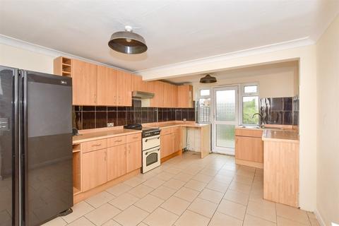 Sparkes Wood Avenue, Rolvenden TN17 2 bed terraced house for sale