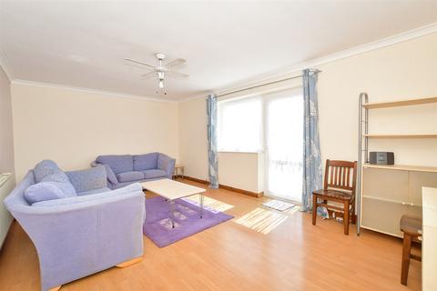 Church Street, Littlehampton BN17 2 bed flat for sale