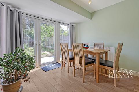 The Hedgerow, Basildon, SS16 2 bed terraced house for sale