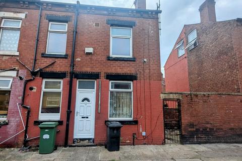 Noster Grove, Beeston, Leeds 2 bed terraced house for sale