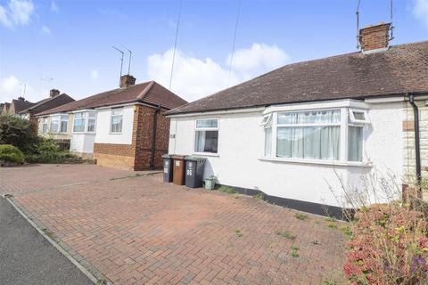 St. Margarets Avenue, Rushden NN10 2 bed semi