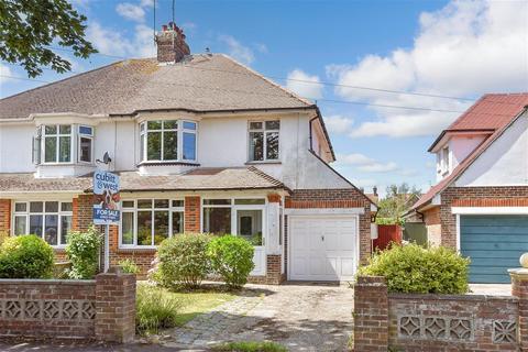 Parkside Avenue, Littlehampton BN17 4 bed semi