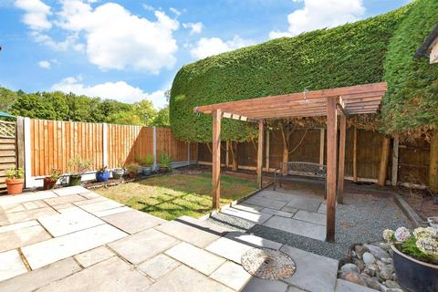 Menzies Avenue, Basildon, Essex 3 bed semi