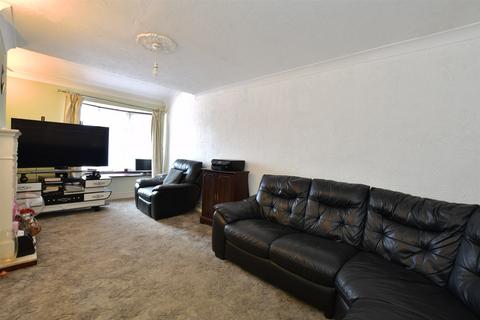 Ampers End, Basildon, Essex 4 bed end of terrace house for sale