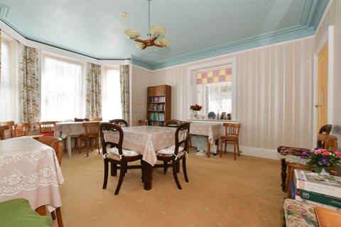 St. John's Road, Sandown, Isle of Wight 4 bed semi