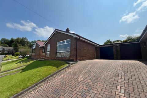 Oak Tree Crescent, Stalybridge SK15 2 bed semi