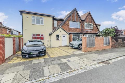 Newlands Avenue, Hartlepool 4 bed semi
