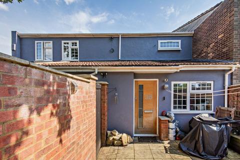 Pentelow Gardens, Feltham, TW14 5 bed terraced house for sale