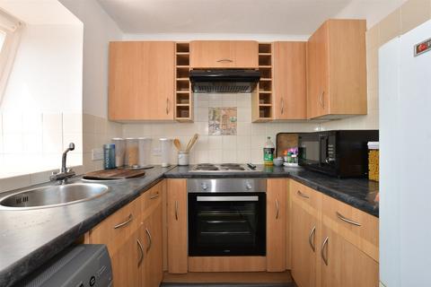 Bishops Court, Romford RM7 1 bed flat for sale
