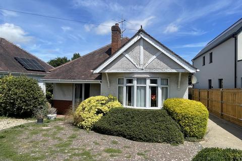 Netherhampton Road, Salisbury SP2 2 bed detached bungalow