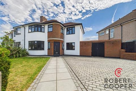 Ferncroft Avenue, Eastcote, HA4 3 bed semi