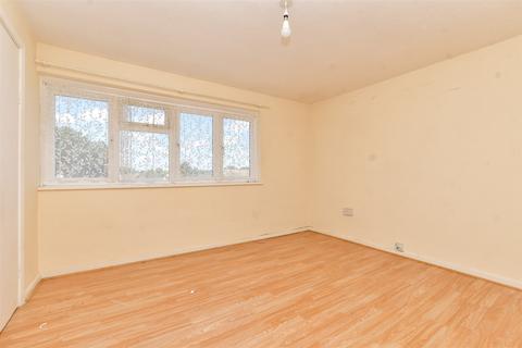 Bracken Avenue, Shirley, Croydon, Surrey 3 bed maisonette for sale