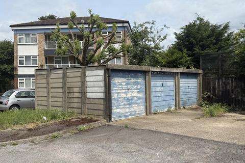 Garages 1