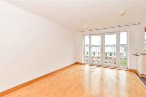 Arctic Road, Cowes, Isle of Wight 2 bed flat for sale