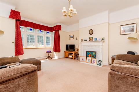 Horsted Way, Rochester ME1 6 bed semi