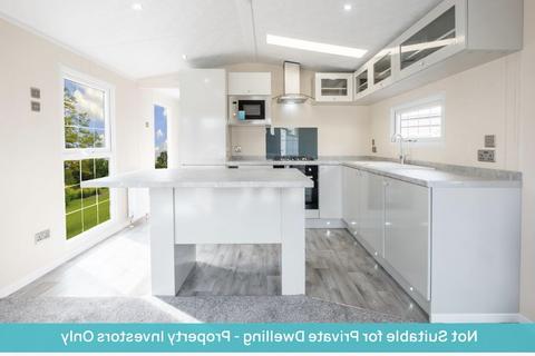 Church Road, Hounslow TW5 2 bed flat for sale
