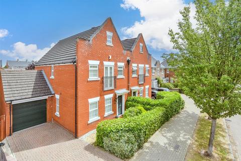 Braeburn Way, Kings Hill, West... 3 bed semi