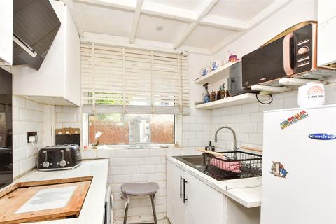 21 Robin Hood Lane, Sutton SM1 1 bed ground floor flat for sale