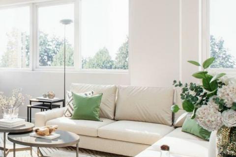 Birch Grn, Staines Upon Thames TW18 2 bed apartment for sale