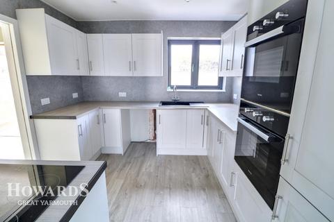 Beach Road, Scratby 4 bed detached bungalow for sale